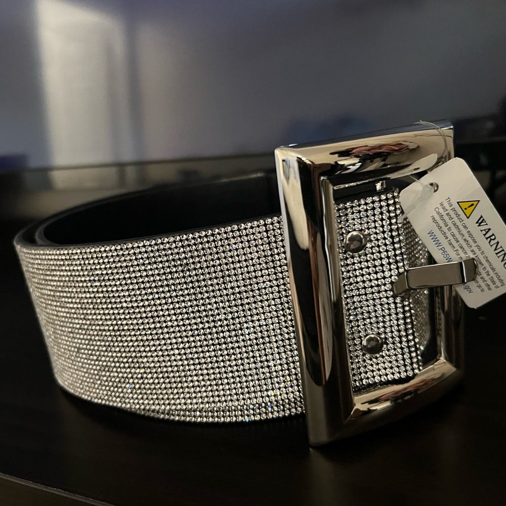 Sparkly belt love itt